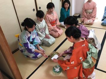 Tea ceremony classroom experience